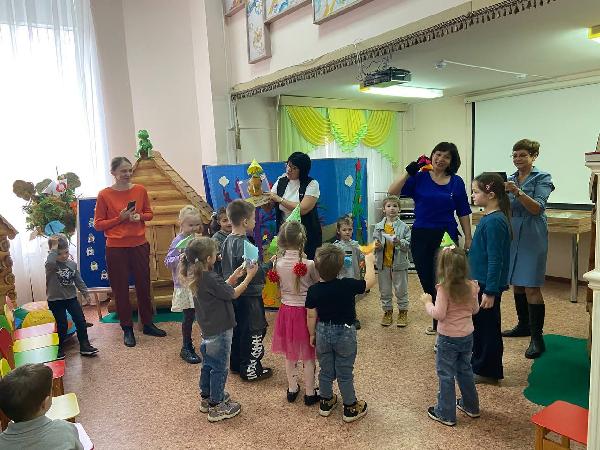 Развлечение-досуг «В гости к Крокодилу Гене и его друзьям» 