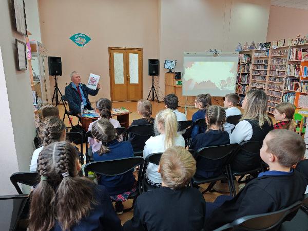 Встреча «Весёлые книги для детских сердец» с писателем, иллюстратором Вячеславом Колесником 